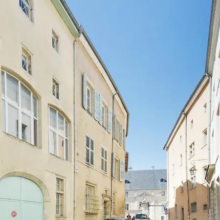 Apartment Ideal Pros Et Tourisme - Le Loft De Guise Avec Parking Prive
