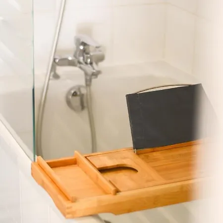 Ideal Pros Et Tourisme - Le Loft De Guise Avec Parking Prive Apartment *