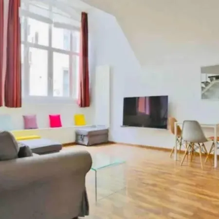 Ideal Pros Et Tourisme - Le Loft De Guise Avec Parking Prive Apartment *