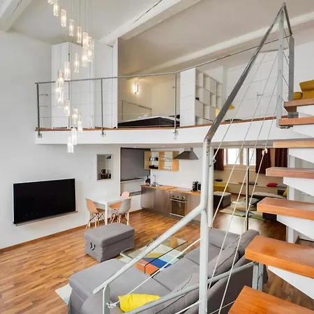 Apartment Ideal Pros Et Tourisme - Le Loft De Guise Avec Parking Prive